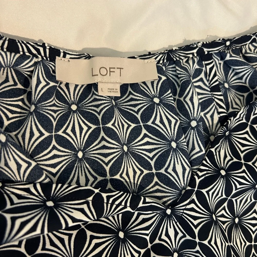 LOFT Navy Blue White Geometric Print Blouse Long Sleeve Size Large